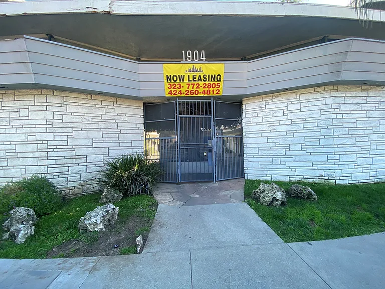 Robertson — Photo 4