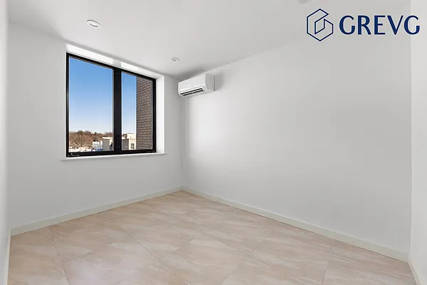 Sold by Global Real Estate Ventures Group LLC | media 11