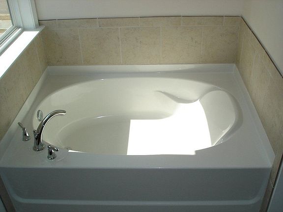 Master Bathroom Bathtub