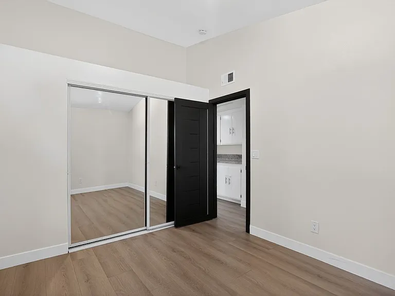 28131 Florence Ln — Photo 19