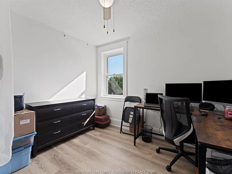1263 Monmouth Rd — Photo 17