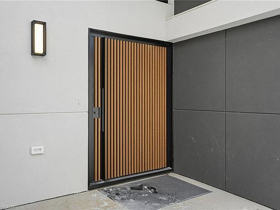 3rd image of 36 Windemere Rd