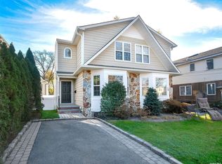 30A Nesaquake Ave, Pt Washington, NY 11050