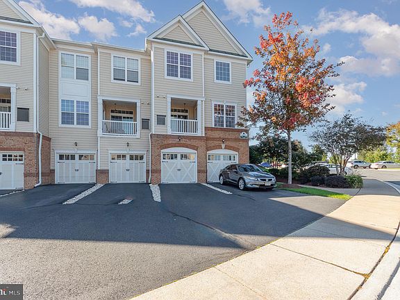 4th image of 43905 Hickory Corner Ter Unit 110