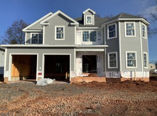 167 Riverside Dr, Clark, NJ 07066