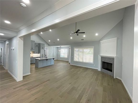 4th image of 8081 San Giacomo Ave