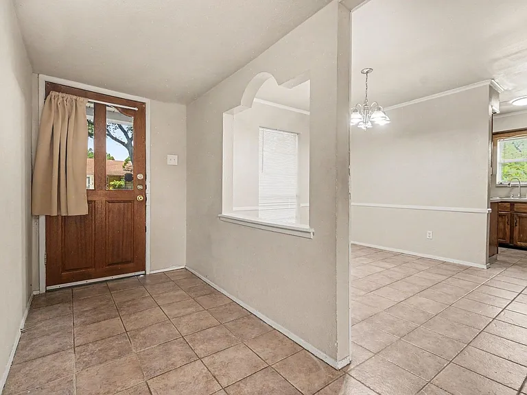 4237 Foliage Dr — Photo 4