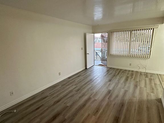5th image of 3348 32nd St