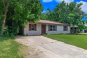 1206 Olwen Dr — Photo 2