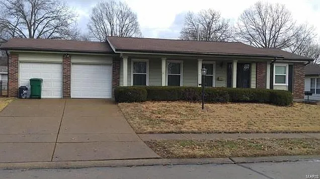 1223 Kingsford Dr photo 1