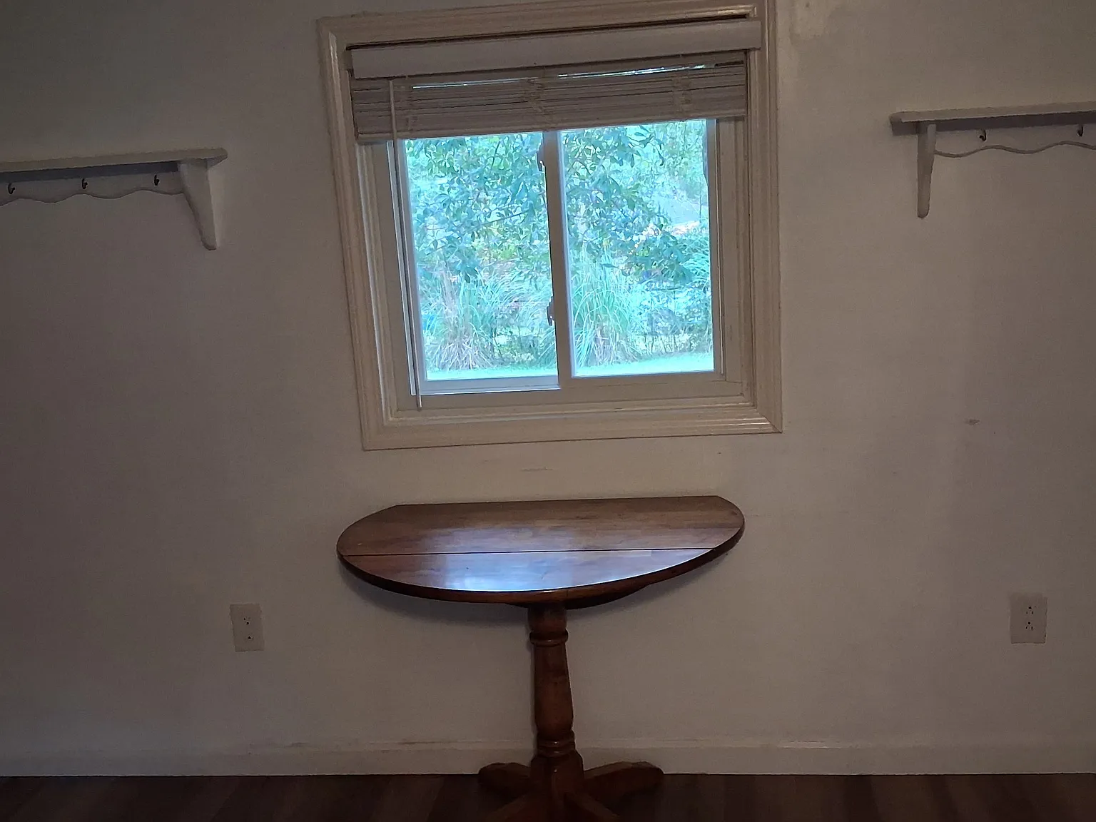2 bed, 950 sqft, $1,350 — Photo 2