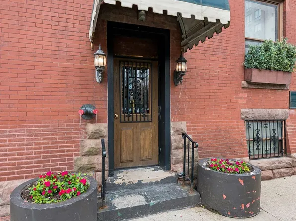 601 S 9th St APT 1, Minneapolis, MN 55404