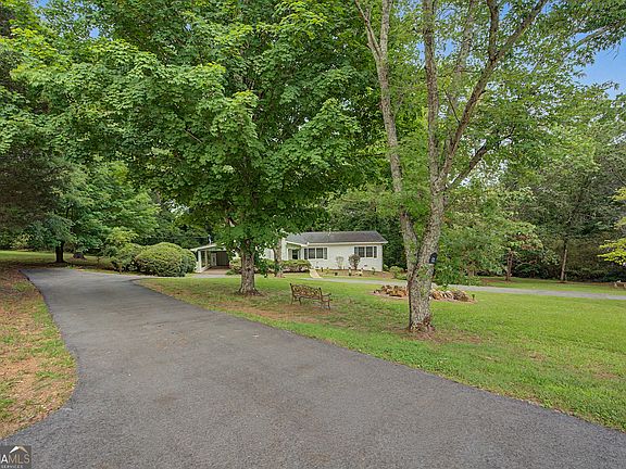 3rd image of 6 Virginia Cir