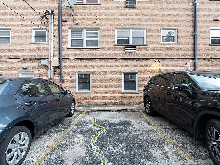 4629 Main St #3B — Photo 3