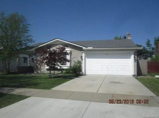 1523 N John Daly Rd, Dearborn Heights, MI 48127