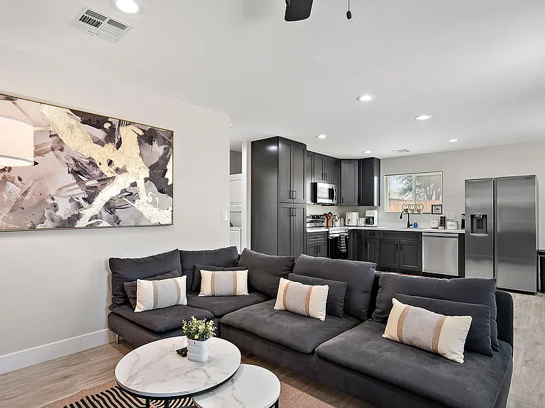 1811 E Raymond St #B — Photo 1