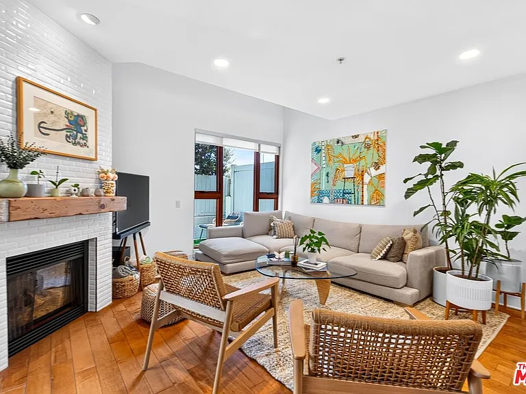 1327 Euclid St #3 — Photo 1