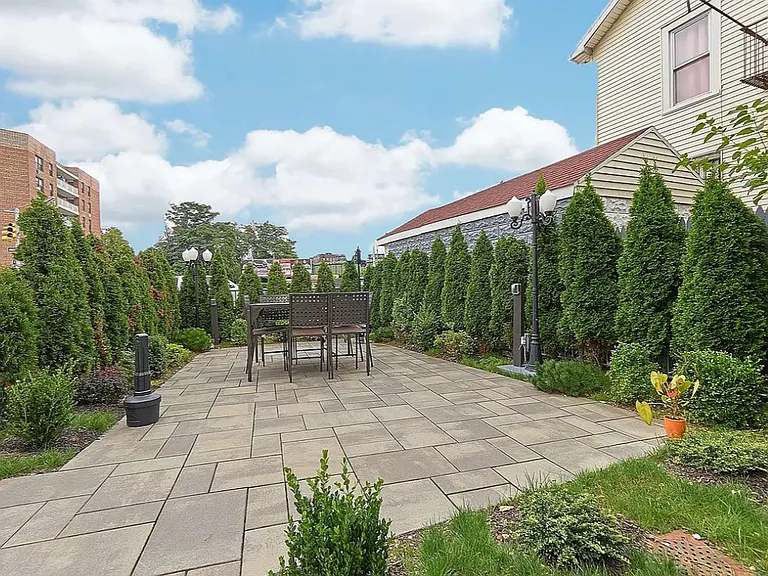 3440 Guider Ave #2E — Photo 3