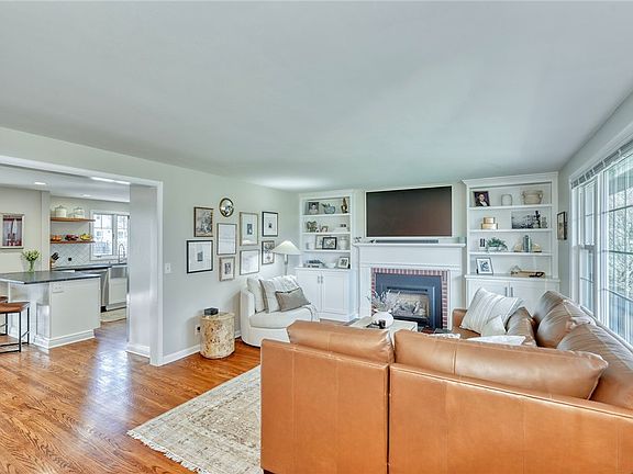 5th image of 41 Old North Hl