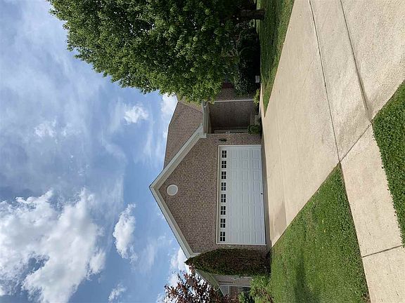 3rd image of 727 Chasefield Ave