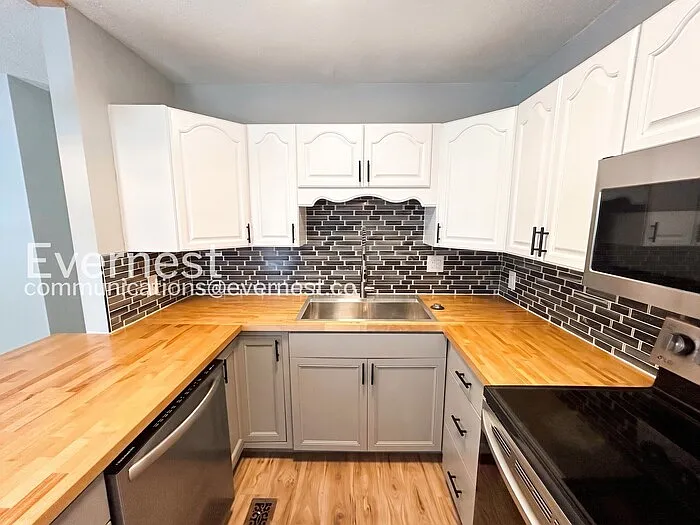 204 W Monticello Ave — Photo 4