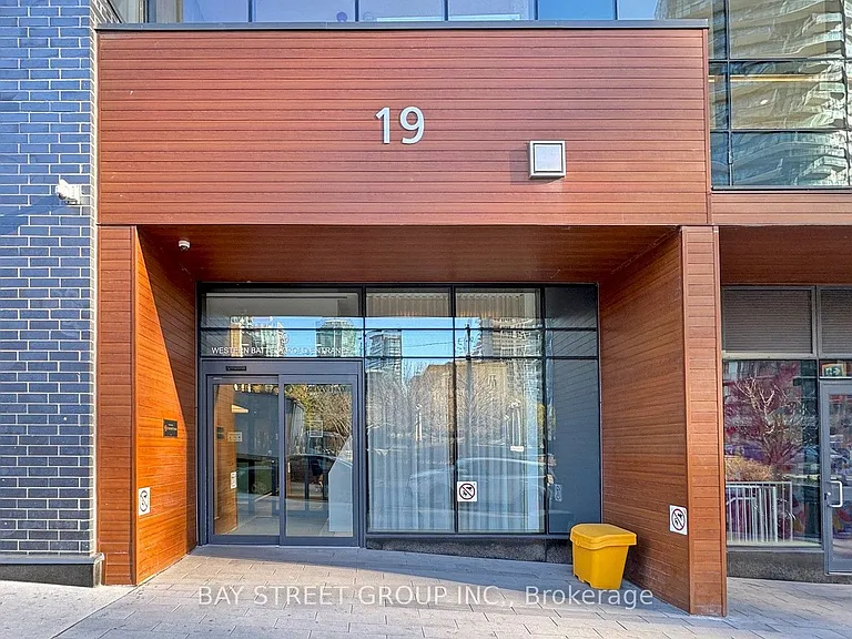 19 Western Battery Rd #2811 — Photo 3