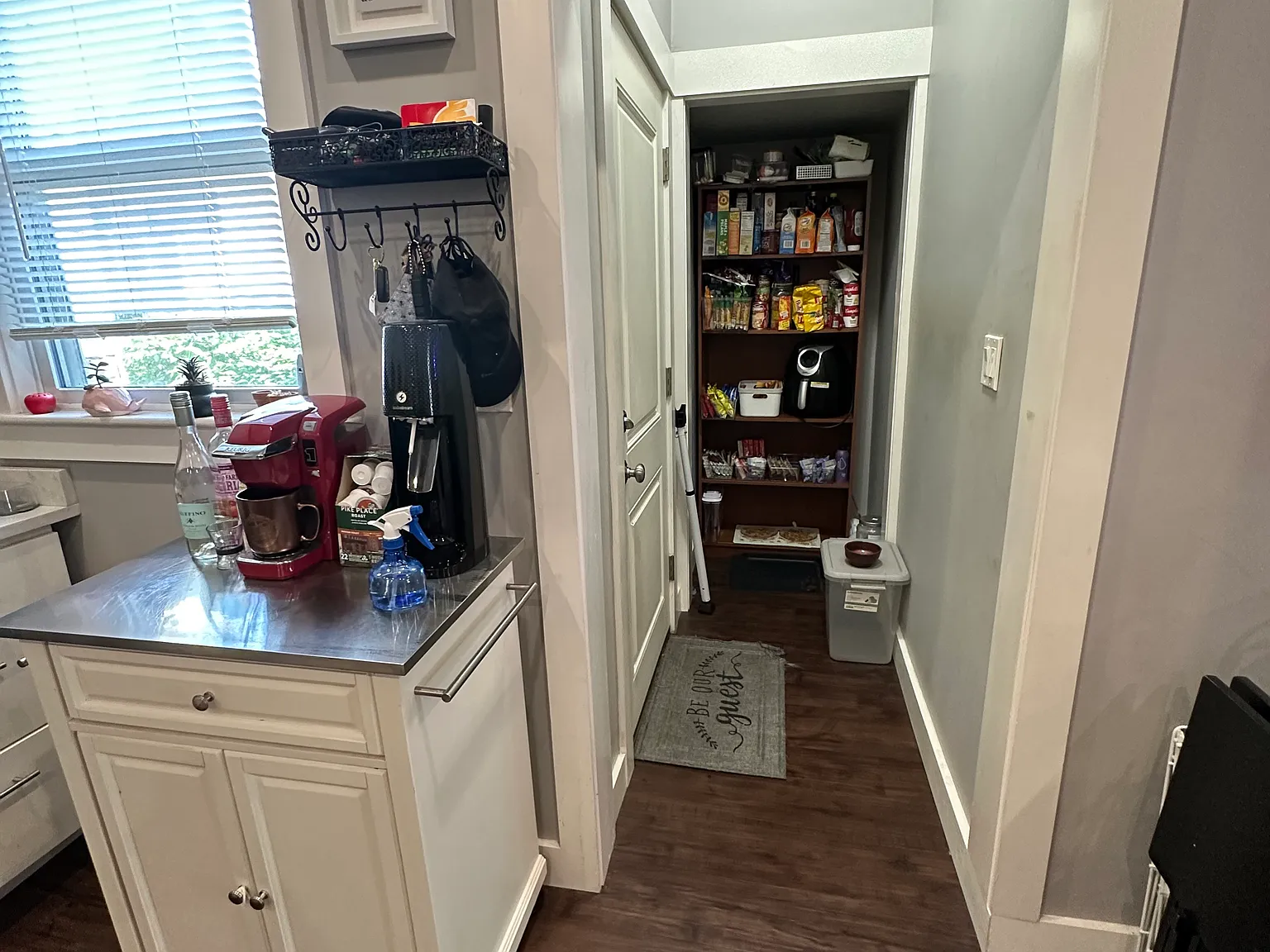 4 bed, 1250 sqft, $4,400 — Photo 2