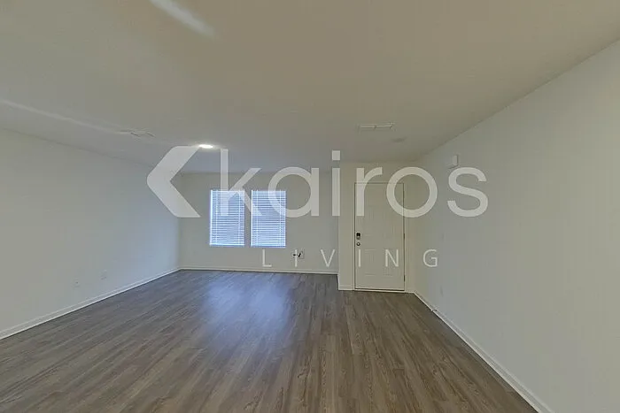 187 Lochwolde Dr — Photo 3