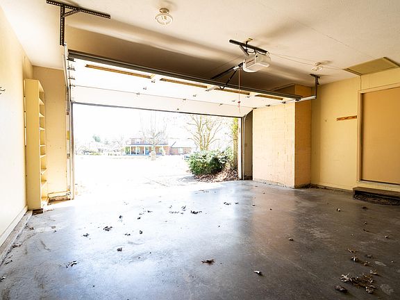 24th image of 11021 Paddock Dr