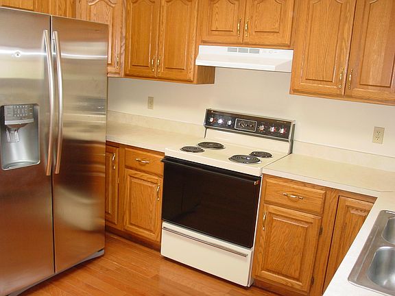 Now has Granite counter top