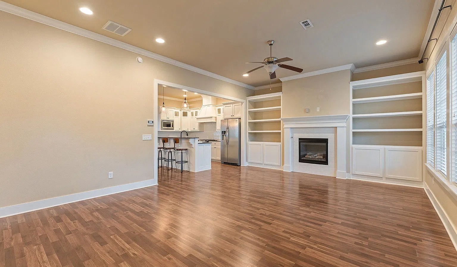 3 bed, 2.5 bath, 1720 sqft, $2,095 — Photo 4
