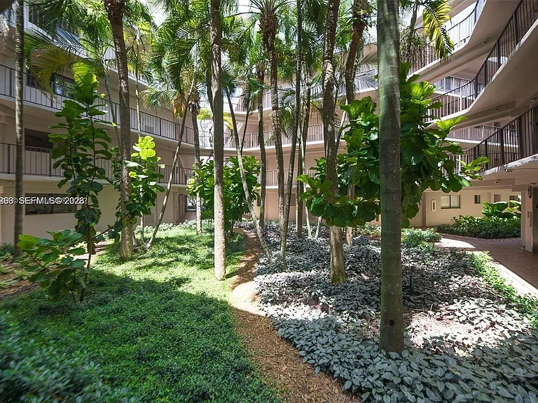 8650 SW 133rd Avenue Rd #312 — Photo 14