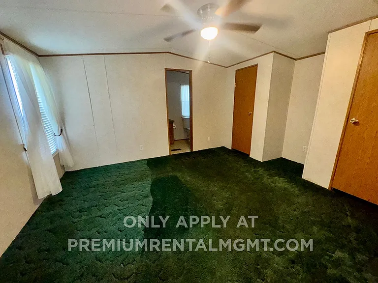 641 Bayou Dr — Photo 2