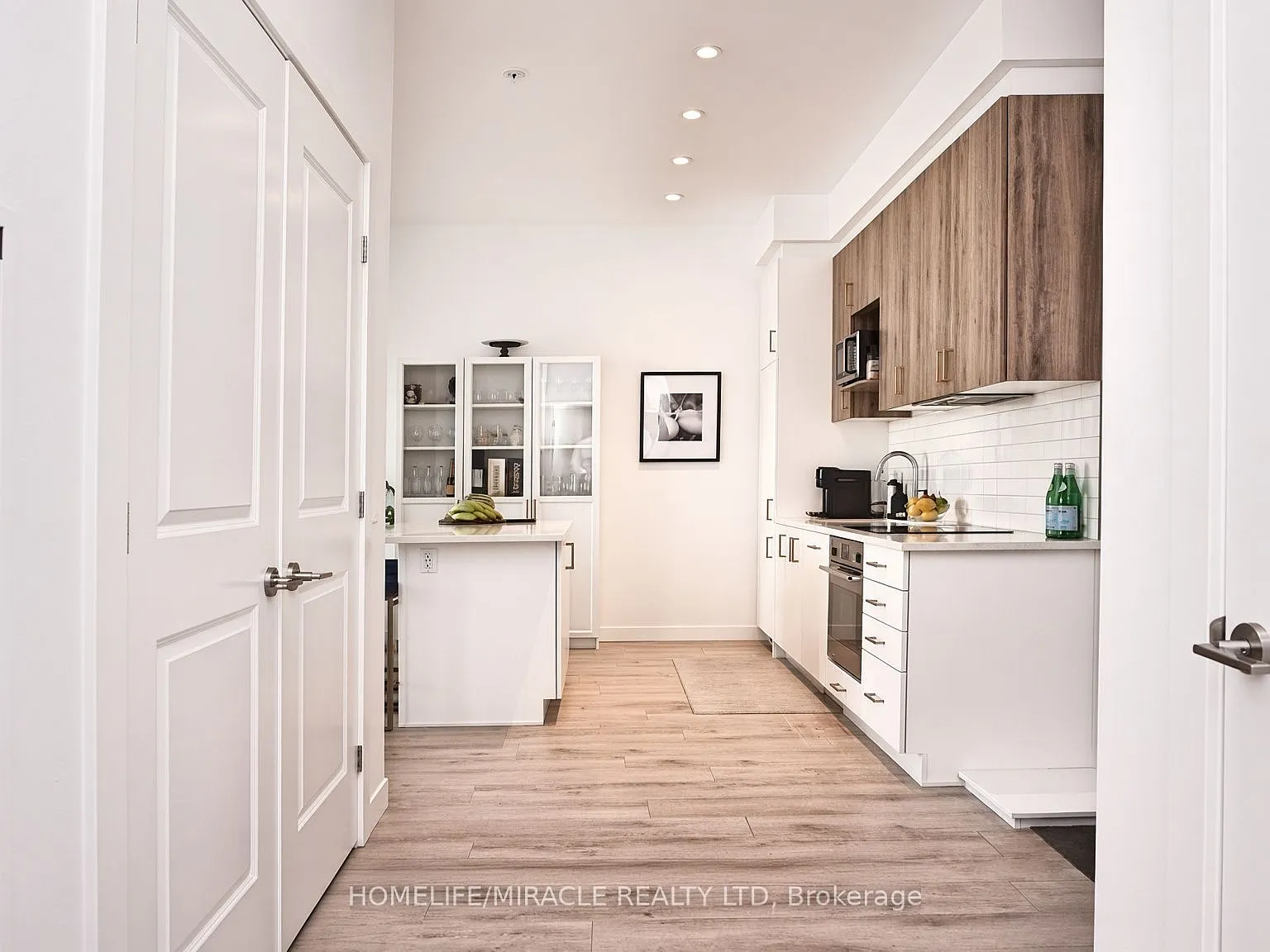 2 bed, $2,600 — Photo 4