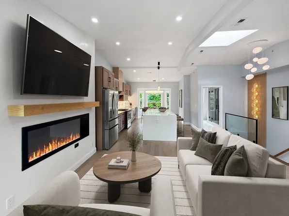 89 Trenton St APT 3, Boston, MA 02128