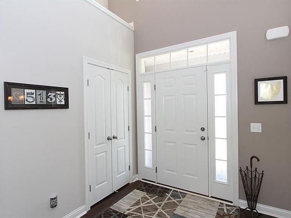 3rd image of 5202 Chestnut Woods Ct