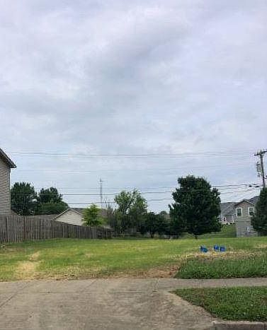 1st image of 209 Woodview Dr