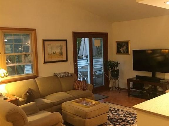 4th image of 239 Monmouth Way
