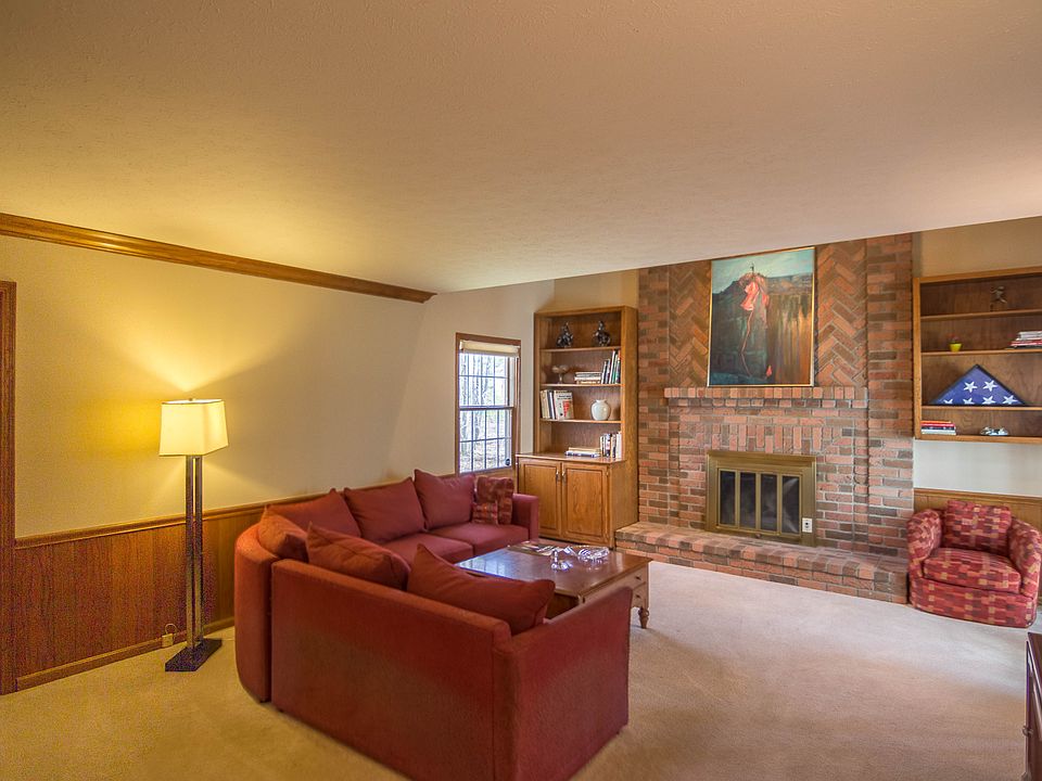 1st image of 69 Lake Forest Dr