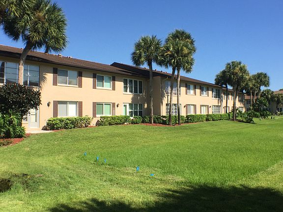 Exterior Neighborhood (street photo)