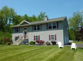 55 Huckleberry Tpke, Wallkill, NY 12589