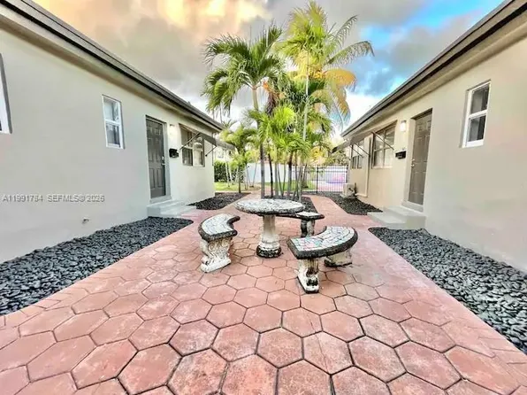 1925 Dewey St, Hollywood, FL 33020