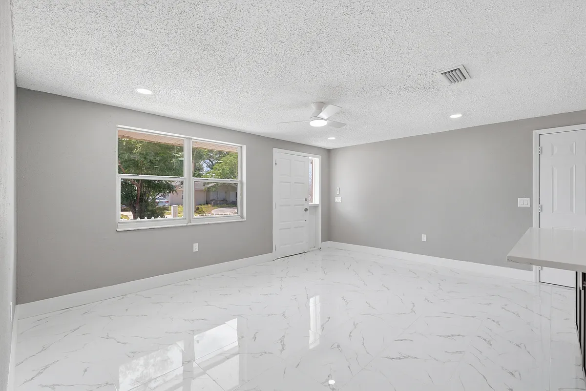 Building Photo - 7541 Camelot Rd