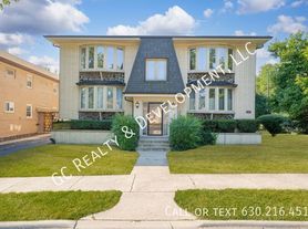 1513 N La Grange Rd