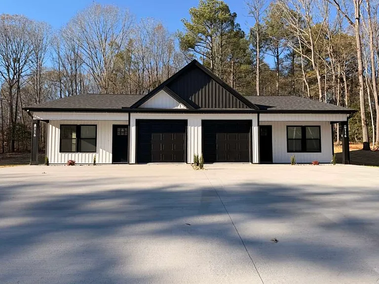 Dogwood Ln — Photo 1