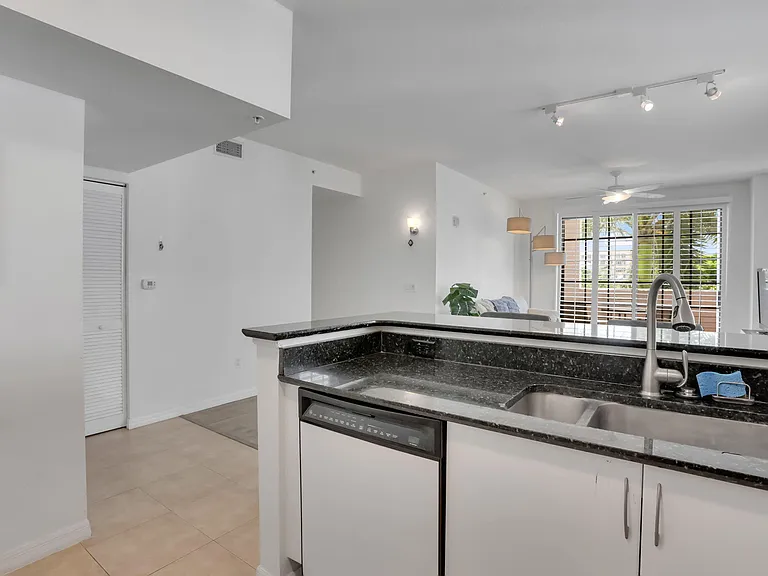 233 S Federal Hwy #325 — Photo 5