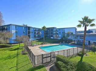 960 Shorepoint Ct APT 215, Alameda, CA