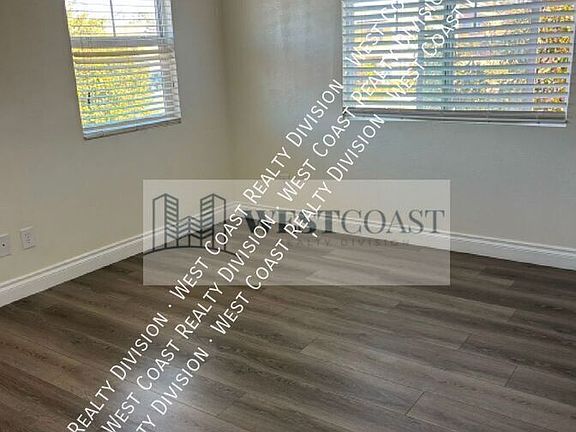 5th image of 52023 Cressida St