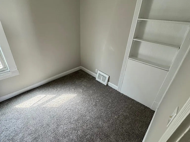 5911 Lansing Ave — Photo 7