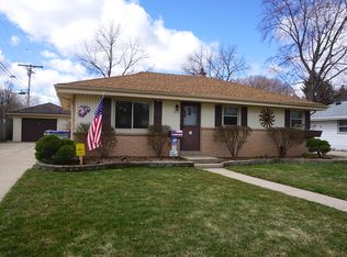 8729 W Daphne St, Milwaukee, WI 53224